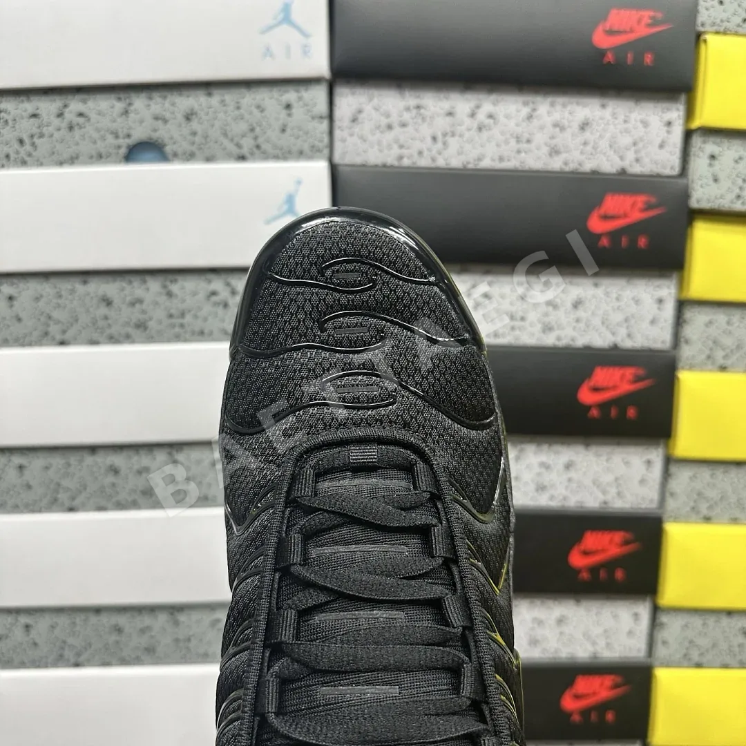 나이키 [TK] 에어 맥스 플러스 604133-050 201968 Nike Air Max Plus Triple Black 상세 이미지 3