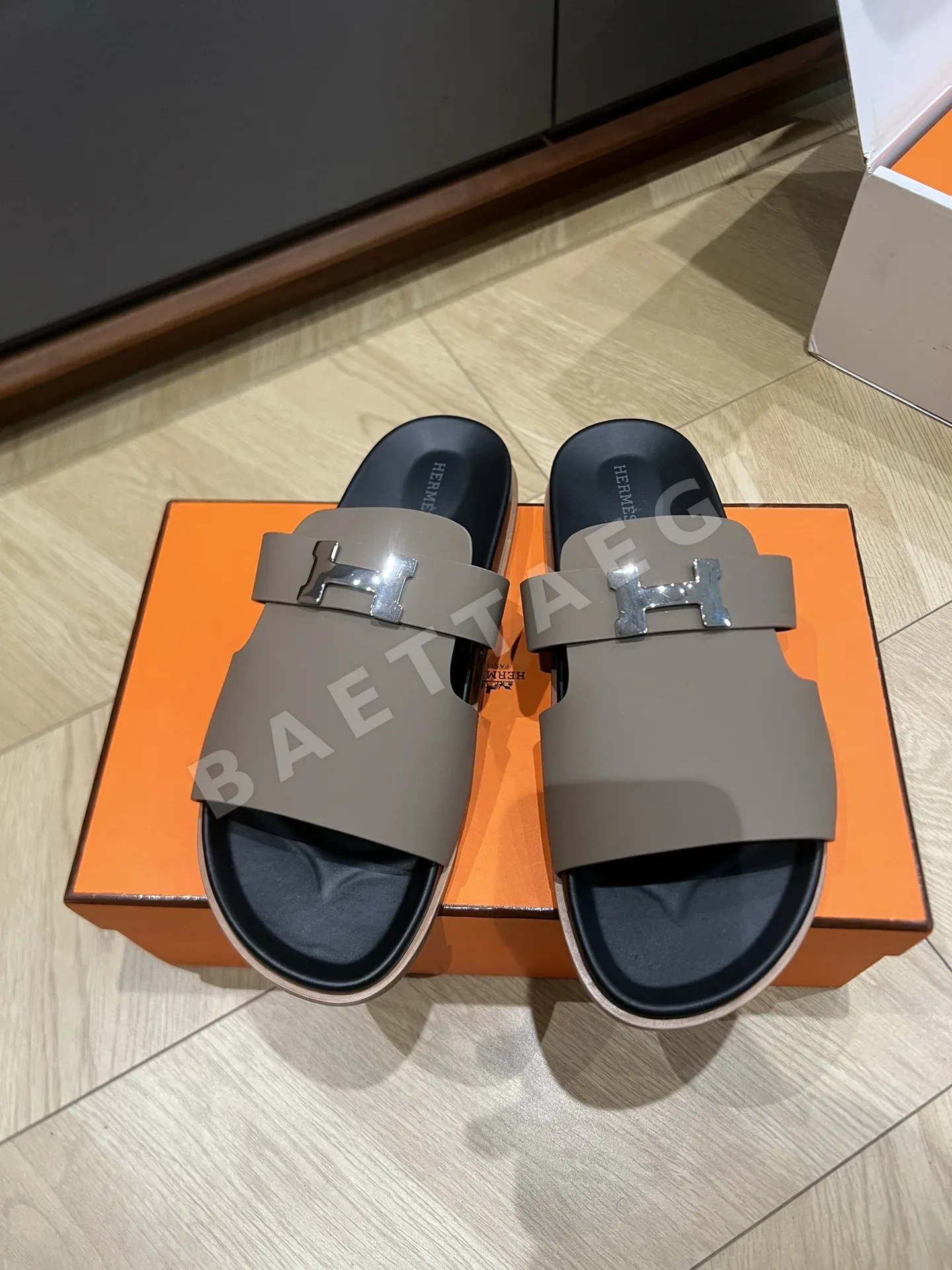 에르메스 조레스 샌들(Hermes Jaures Sandal) 108158