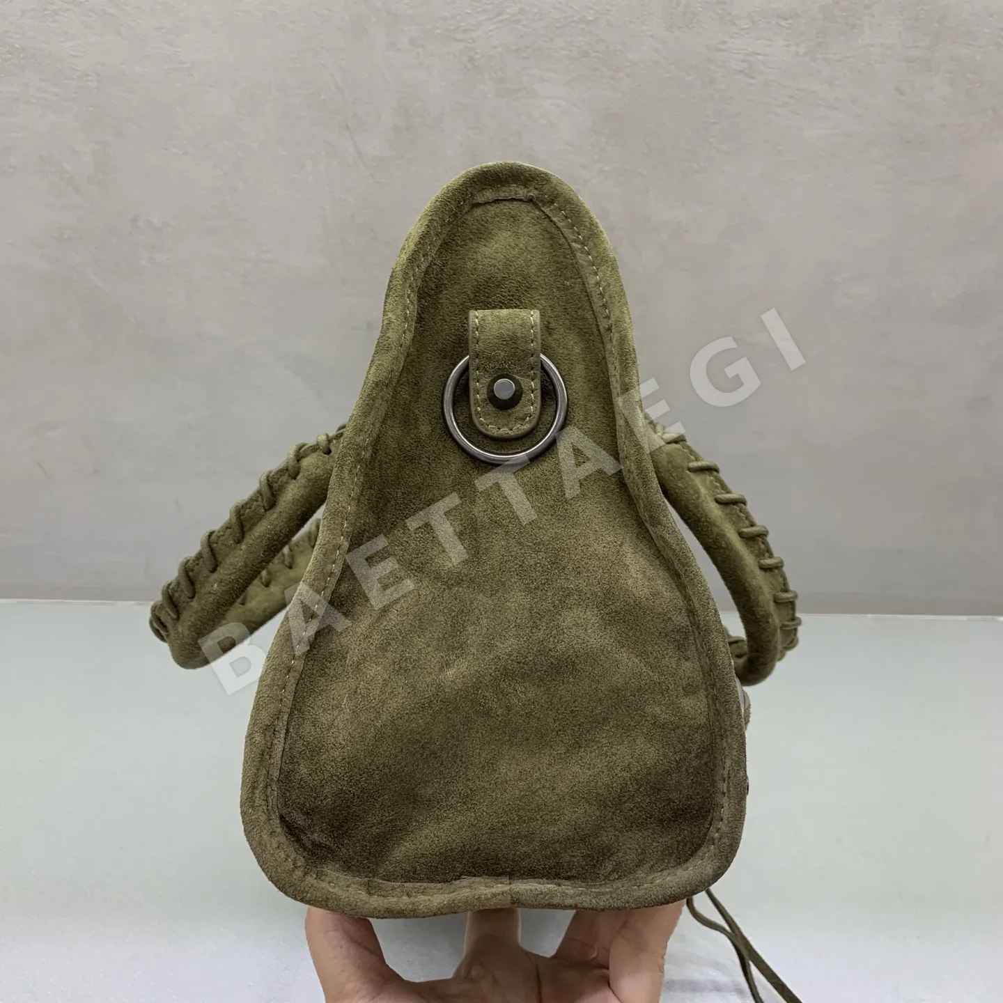 발렌시아가 프로스티드 다크 그린 미디엄 르 시티 핸드백 상세 이미지 3