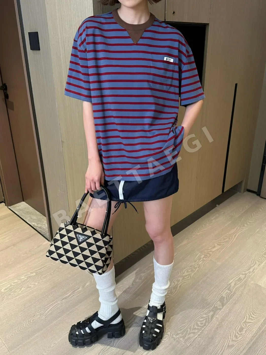 프라다 남성 반팔 상세 이미지 9