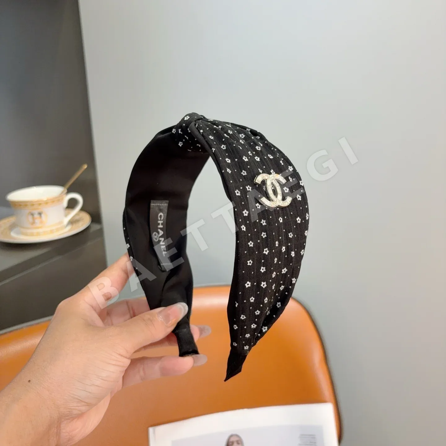 샤넬 폭 넓은 헤어밴드 182695