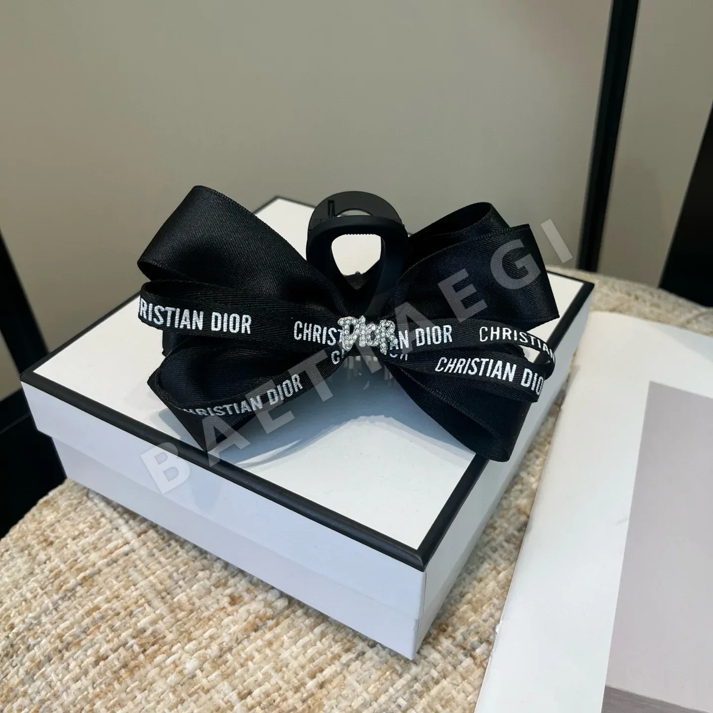 디올 CD 클립 헤어악세사리 184377