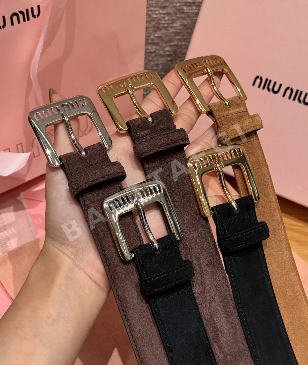 미우미우 스웨이드 소가죽 벨트 상세 이미지 5