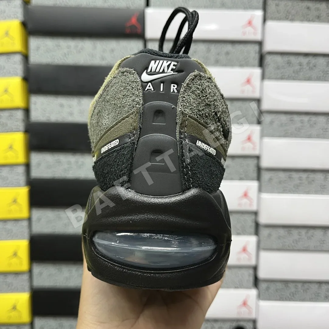 나이키 [KZ2.0] 에어 맥스 95 SP IB4523-200 201675 Nike Air Max 95 SP Undefeated Geo La 상세 이미지 4