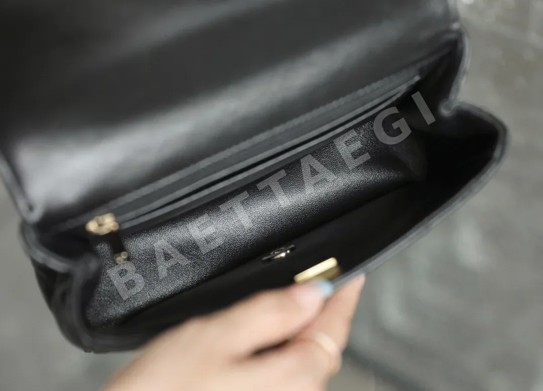 샤넬 라인스톤 장식 플랩 핸드백 스몰 상세 이미지 8