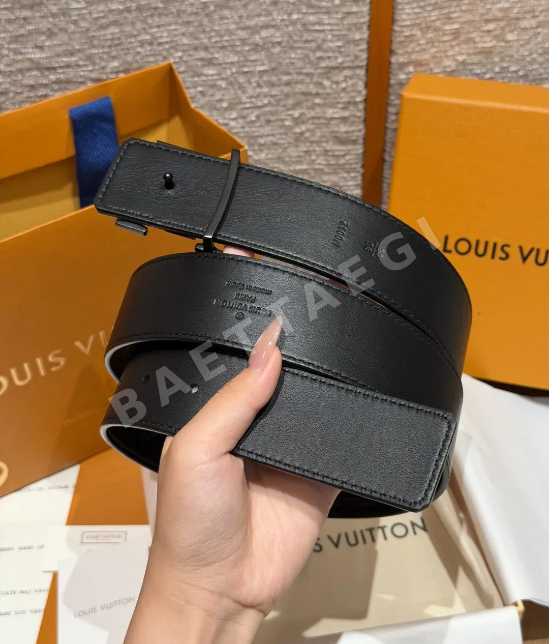루이비통 모노그램 엠보스 40mm 리버서블 벨트 상세 이미지 4