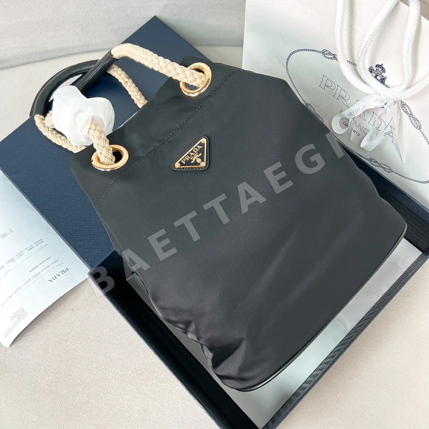 프라다 나일론 버킷백 1BE082