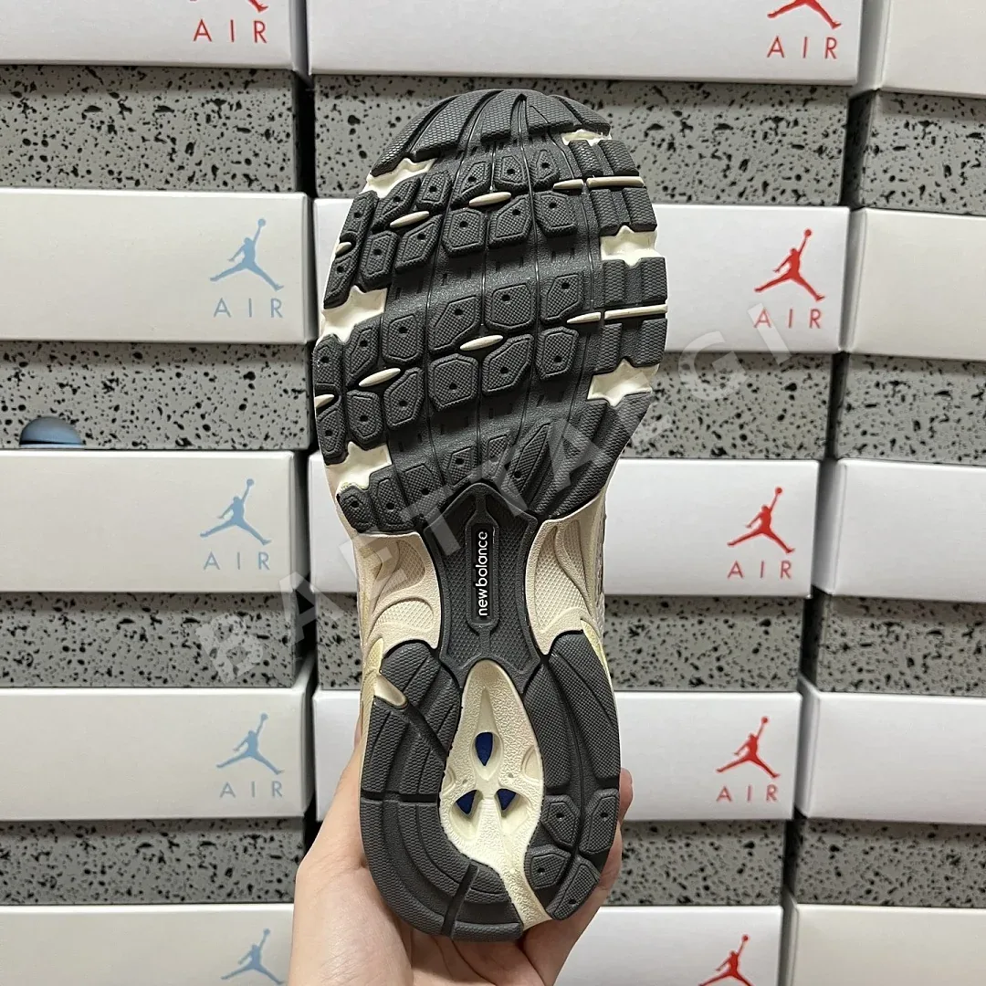 뉴발란스 [XY] 740v2 U740PR2 202072 New Balance 740v2 White Marsh Green 상세 이미지 3