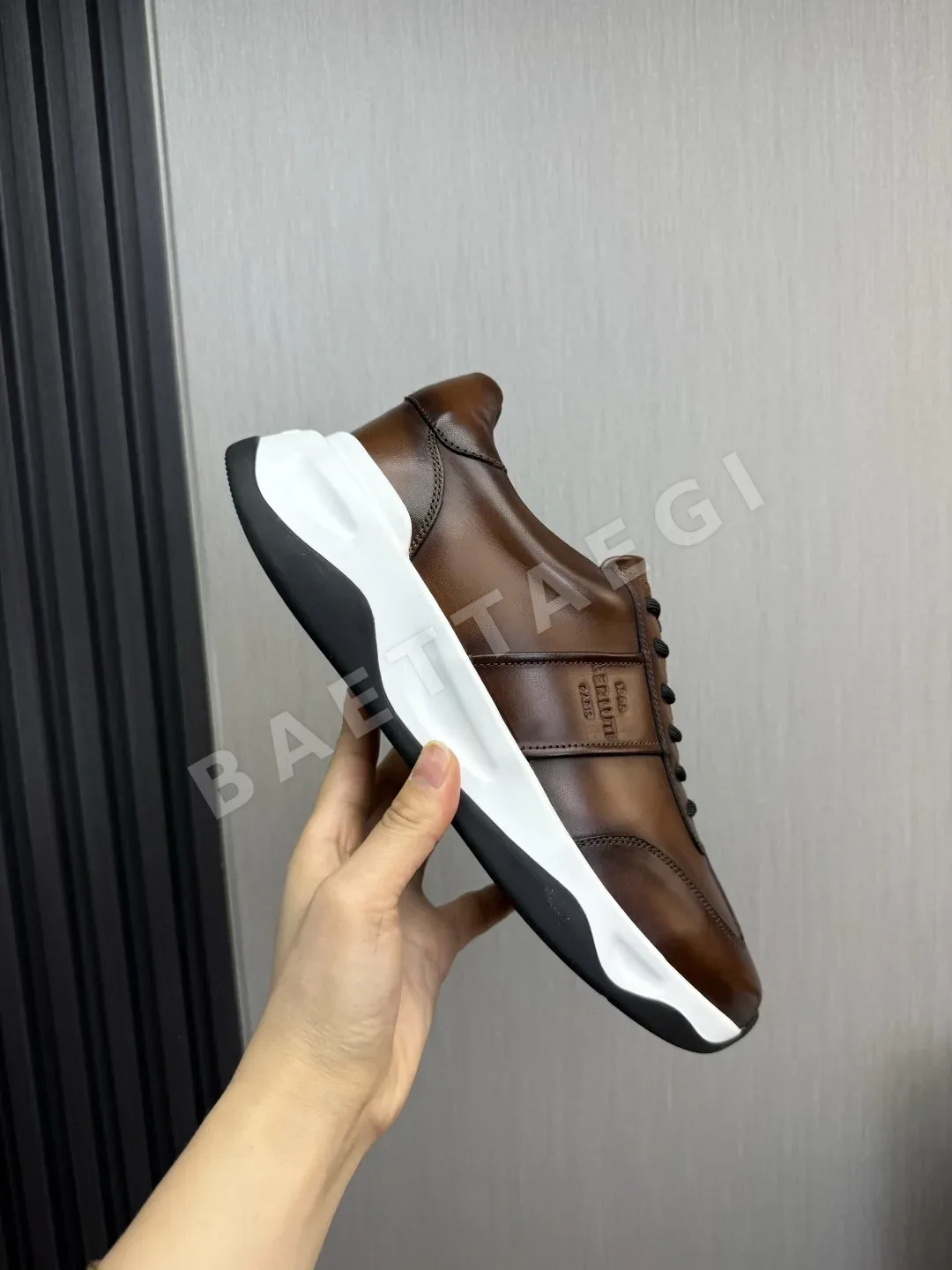 벨루티 수입 카프스킨 남성 캐주얼 신발 상세 이미지 7