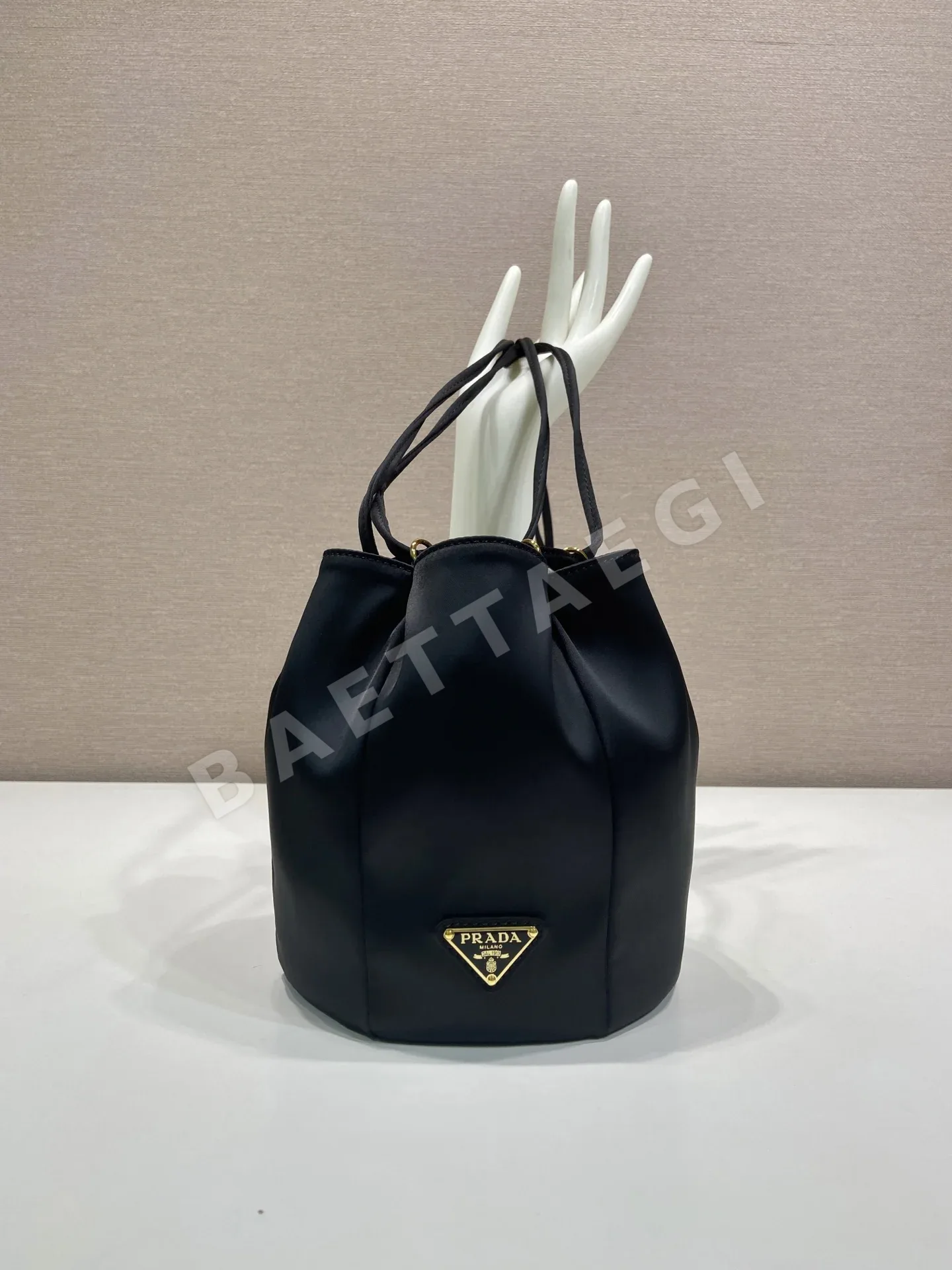 프라다 실크 새틴 미니 버킷백 1BE103