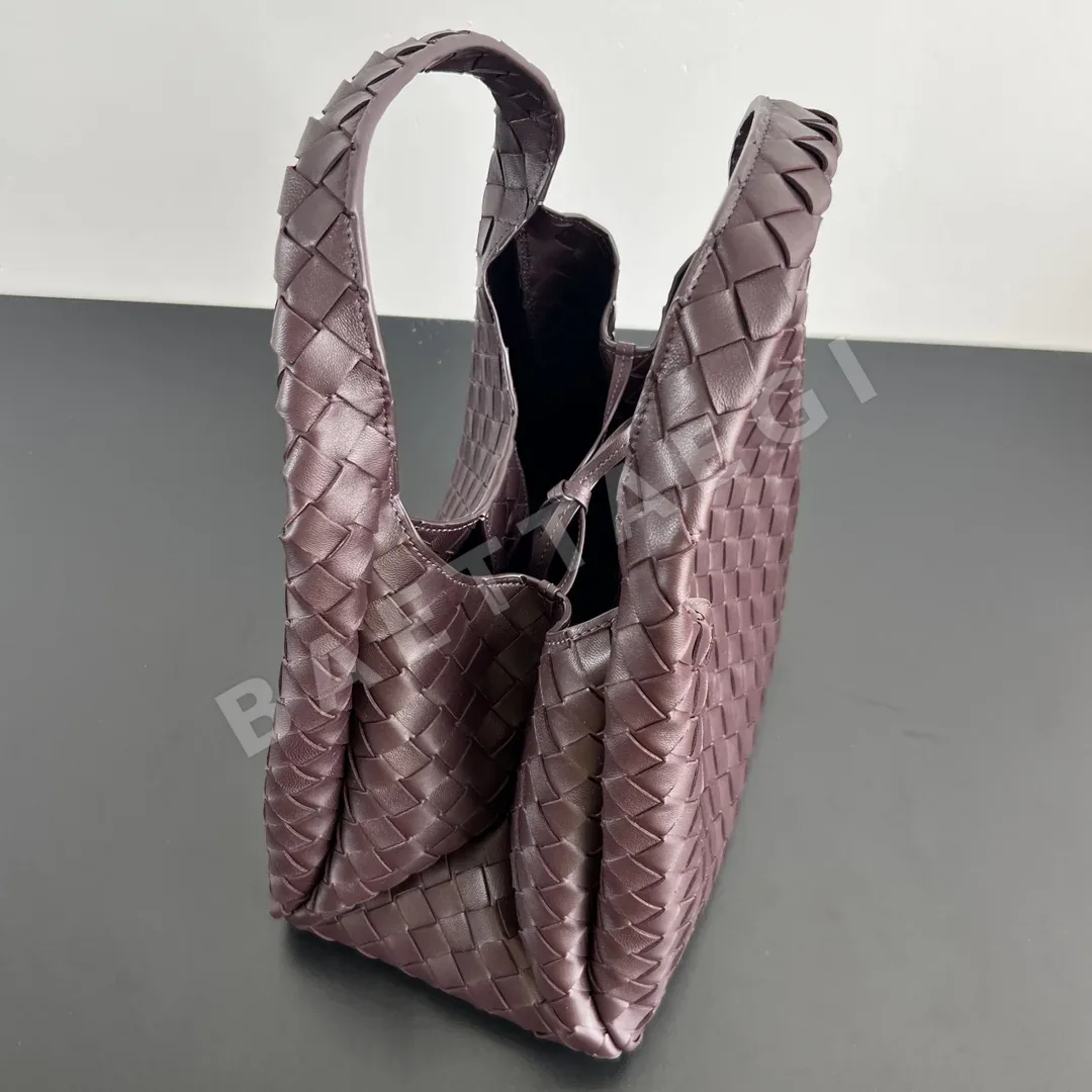 보테가베네타 캄파나 나파 램스킨 핸드백 상세 이미지 3