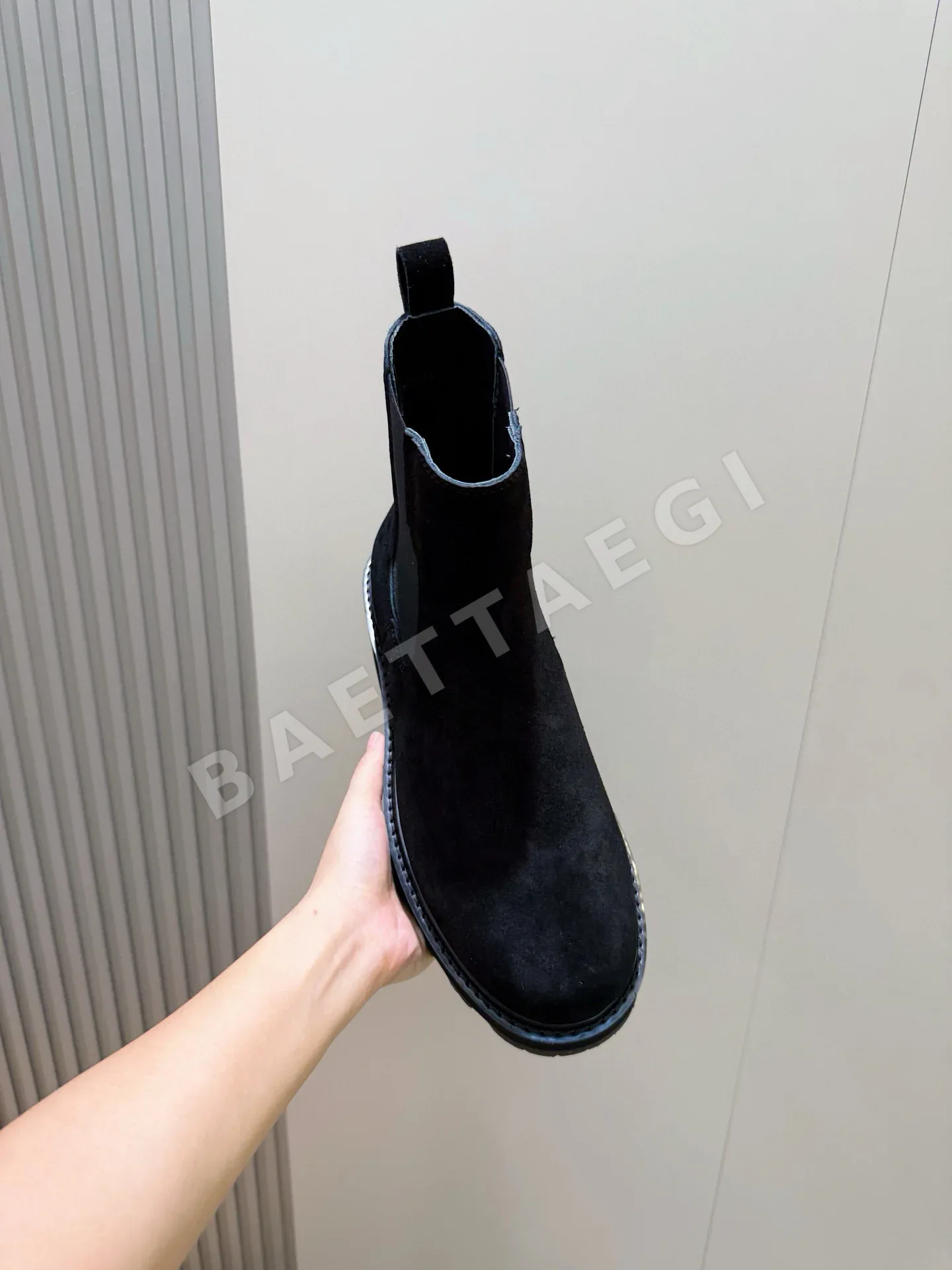 몽클레르 부츠 남성 소가죽 하이컷 디자인 상세 이미지 4