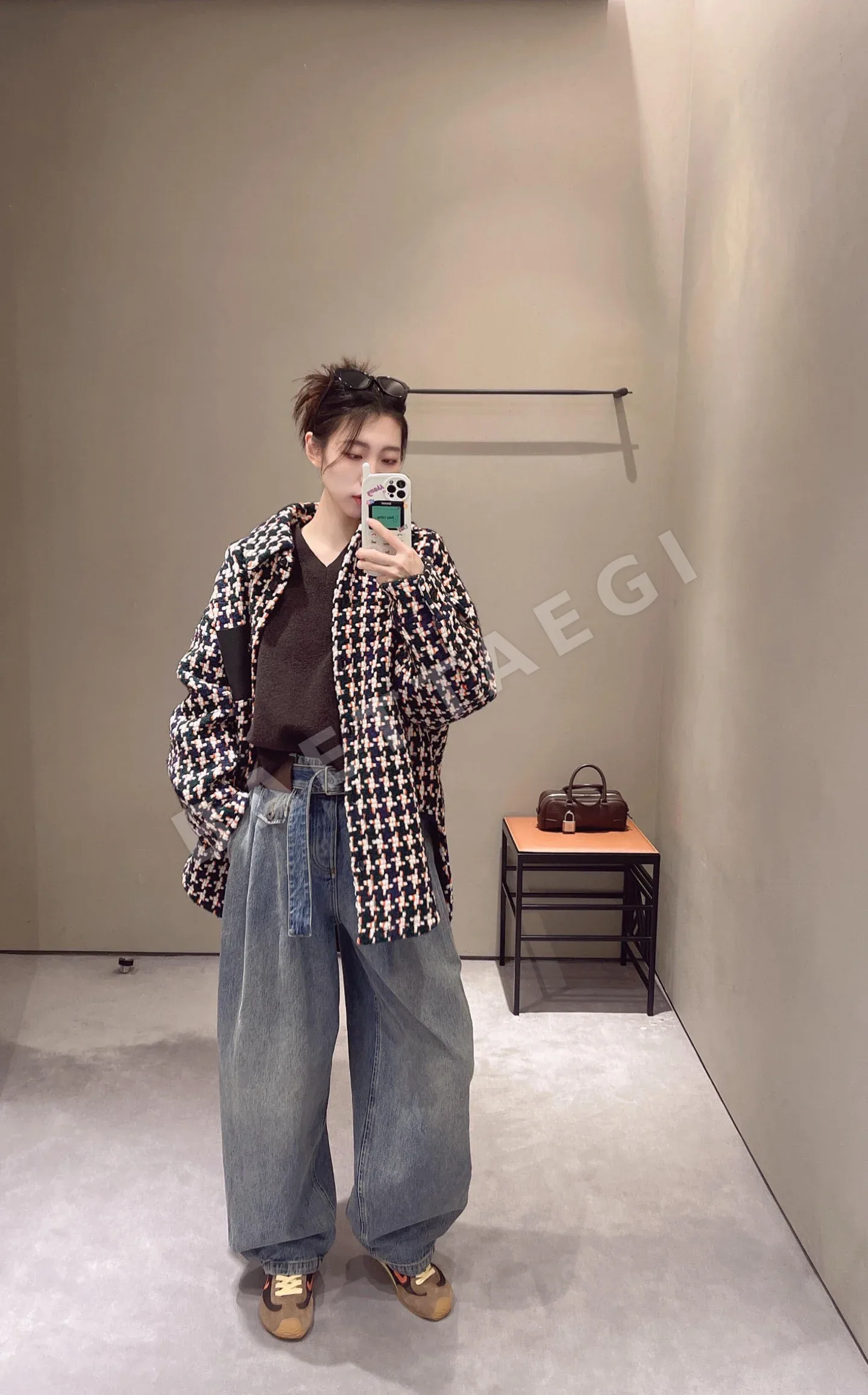 로에베 플리츠 와이드 레그 데님 팬츠 상세 이미지 9