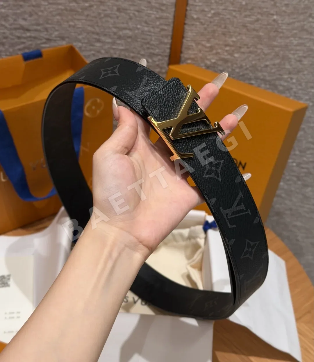 루이비통 이니셜 모노그램 미드나이트 리버시블 벨트 상세 이미지 5