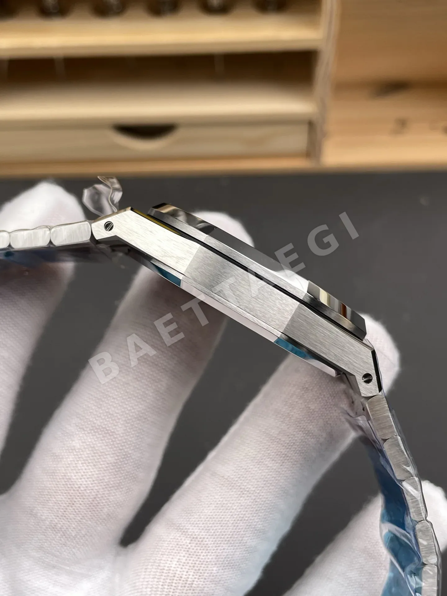 오데마피게 로얄오크 15510 화이트 다이얼 41mm 시계 상세 이미지 4