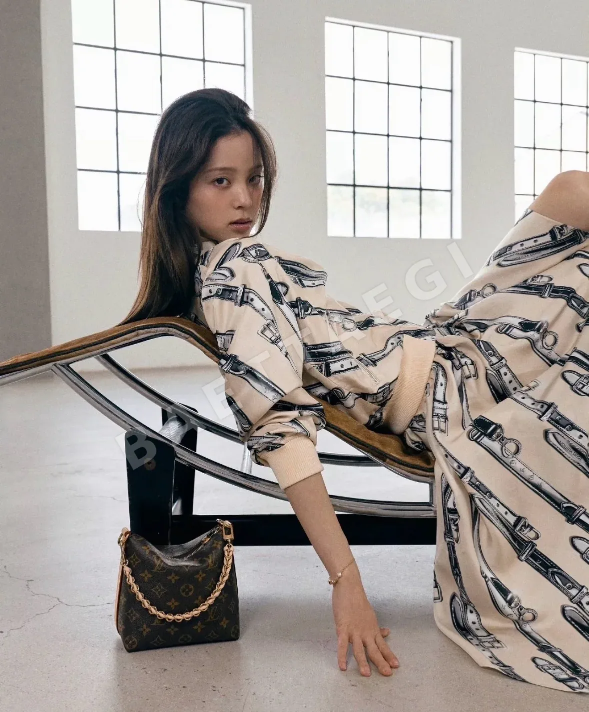 루이비통 리버시블 레더 프린트 실크 자켓 상세 이미지 5