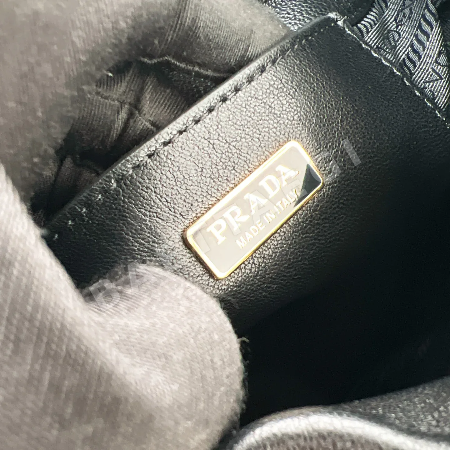 프라다 나파 램스킨 백팩 1BZ080 상세 이미지 10