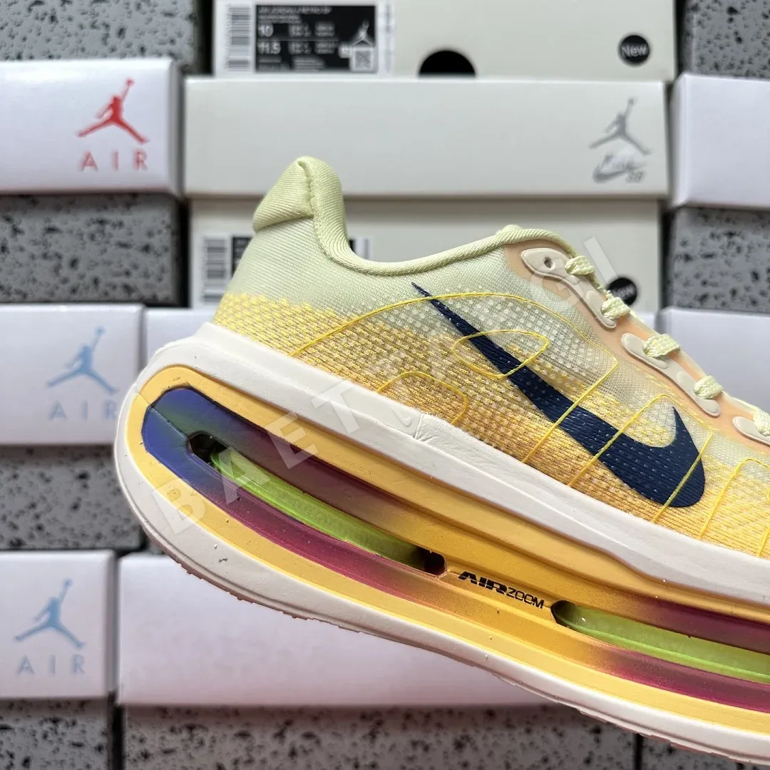 나이키 [5A] 보메로 프리미엄 옐로우 HQ2050-701 201637 Nike Vomero Premium Alabaster 상세 이미지 5