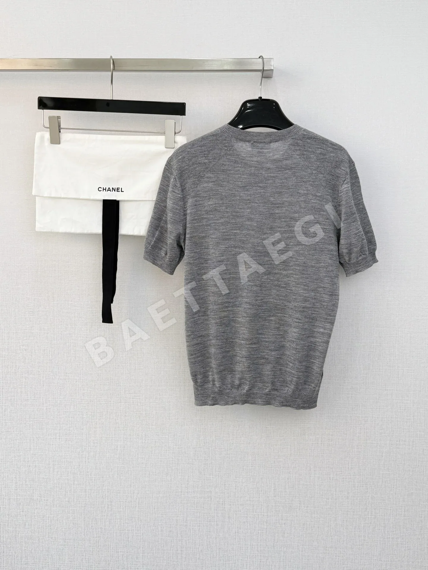 샤넬 더블 C 자수 크루넥 반팔 티셔츠 상세 이미지 2