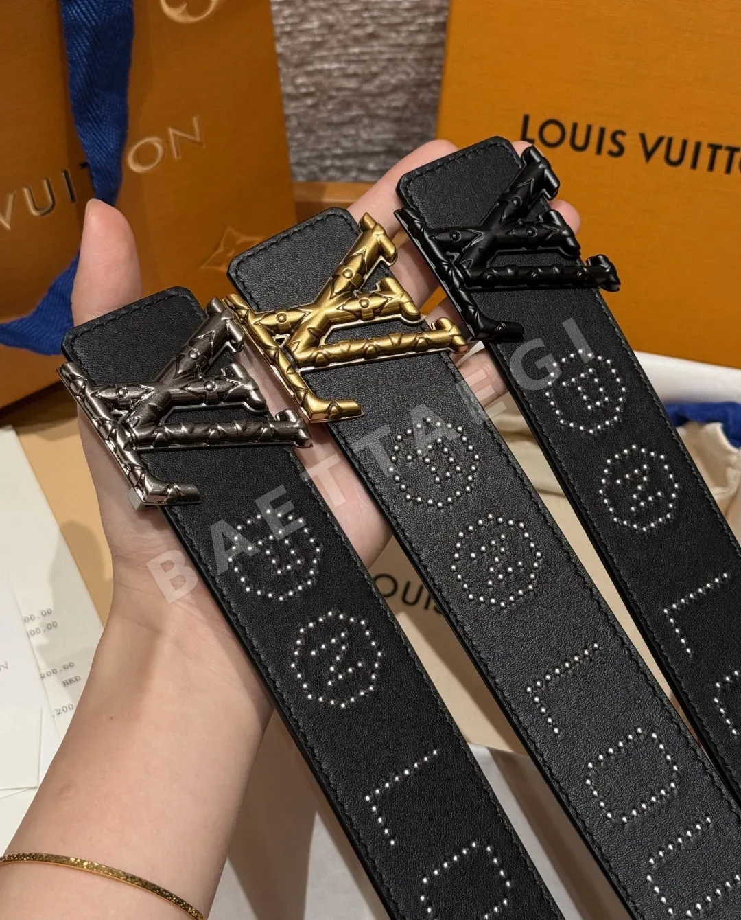 루이비통 디멘션 로카비리 스터드 40mm 리버시블 벨트 상세 이미지 2