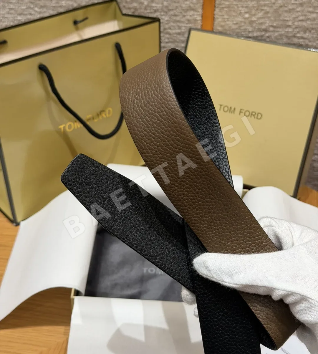 톰포드 T 버클 리버시블 소가죽 벨트 상세 이미지 5