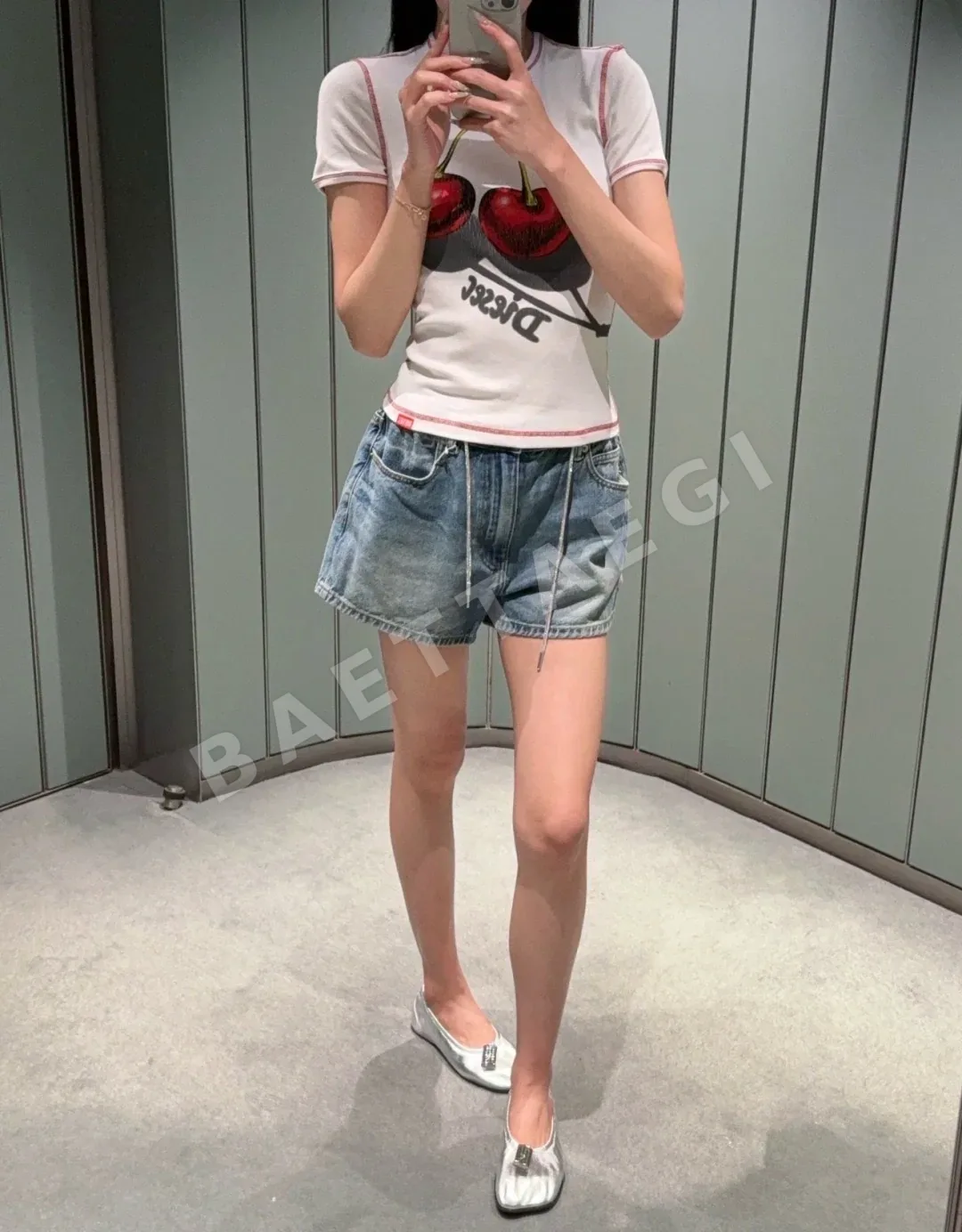 알렉산더왕 라인스톤 드로스트링 데님 여성 반바지 상세 이미지 4