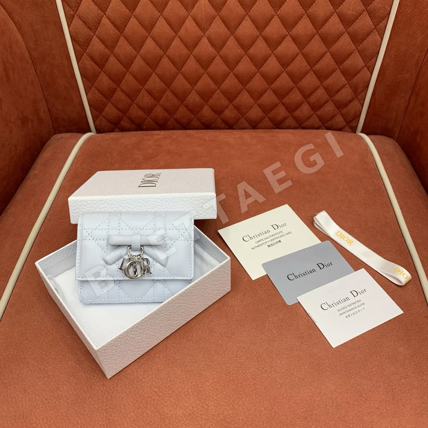 디올 리본 장식 램스킨 삼단 지갑 상세 이미지 2