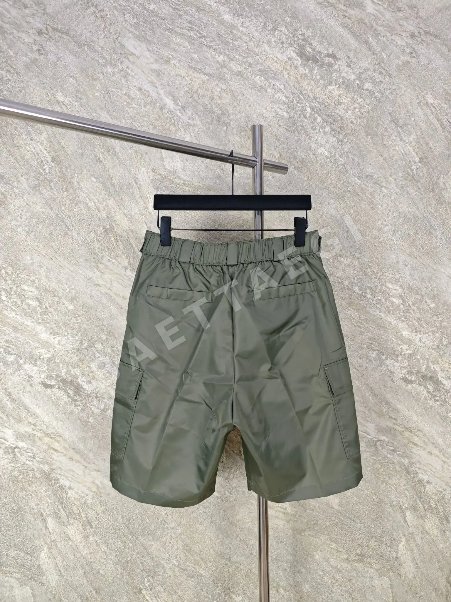 프라다 나일론 카고 남성 반바지 상세 이미지 2