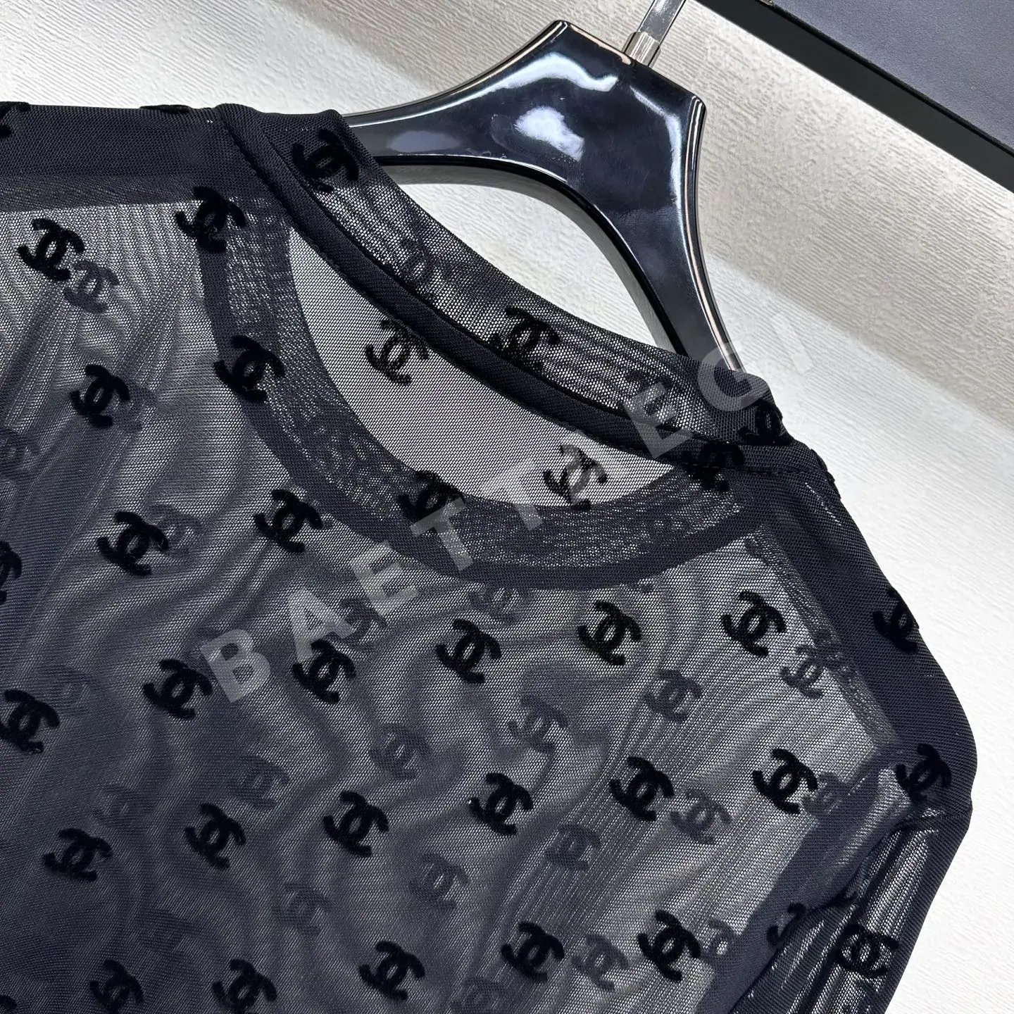 샤넬 플로키 가공 메시 크루넥 긴팔 티셔츠 상세 이미지 7