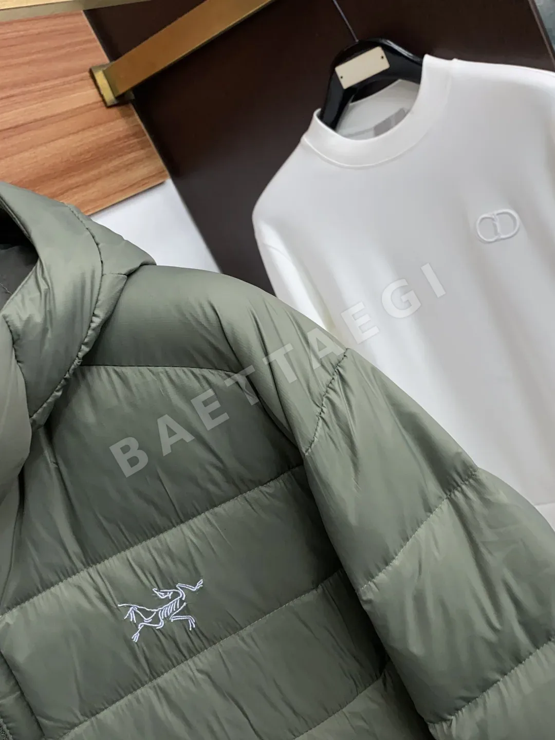 아크테릭스 남성 다운 패딩 재킷 상세 이미지 4