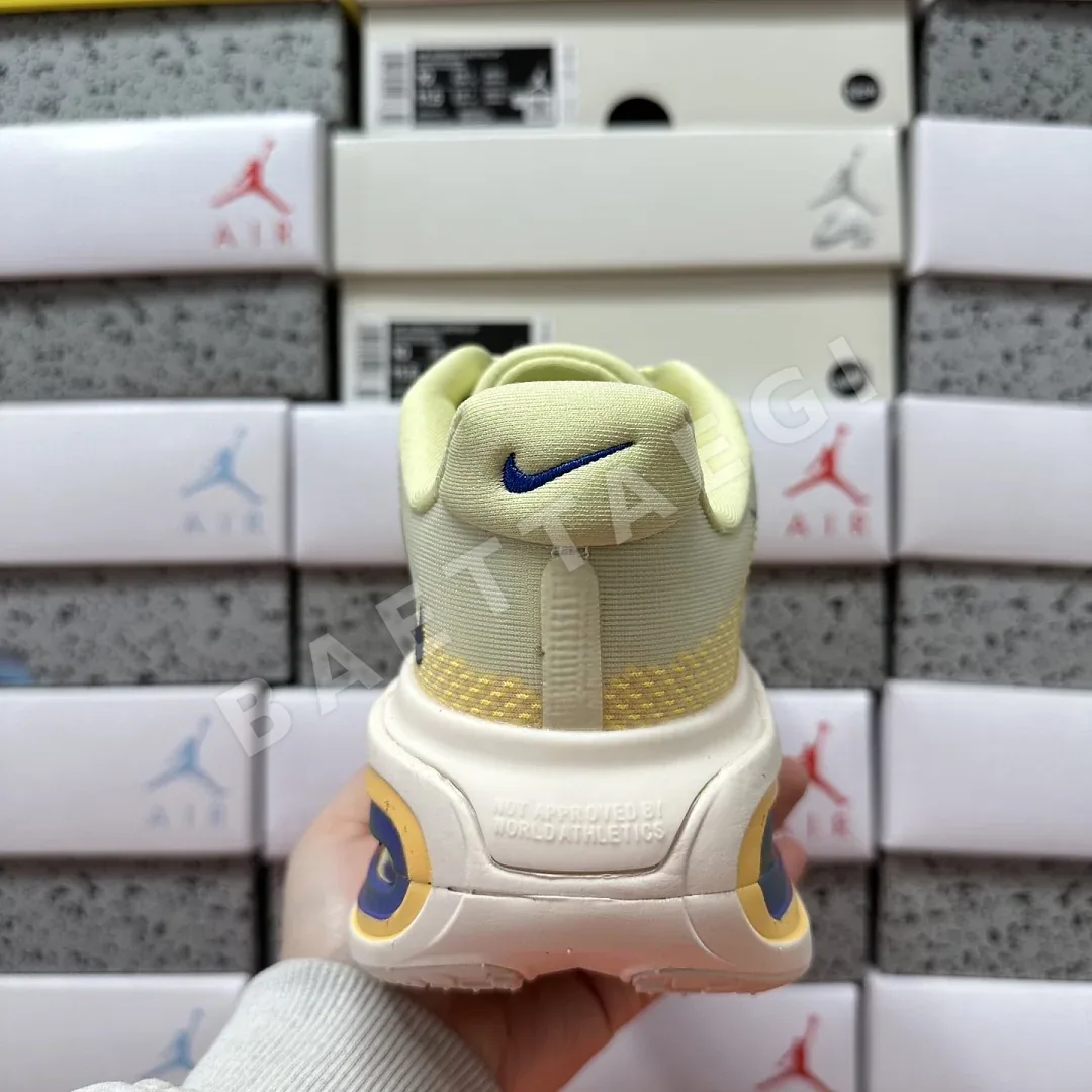 나이키 [5A] 보메로 프리미엄 옐로우 HQ2050-701 201637 Nike Vomero Premium Alabaster 상세 이미지 8