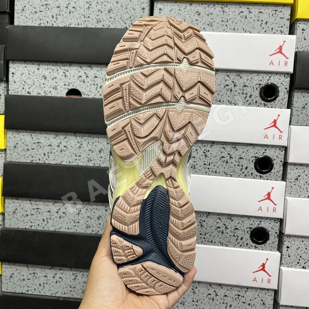 아식스 [XY] 젤 카하나 8 1011B109-023 200333 Asics Gel-Kahana 8 상세 이미지 6