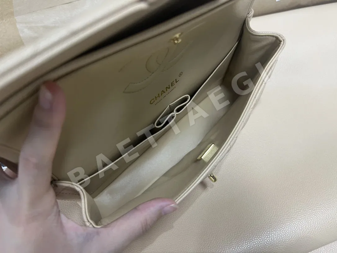 샤넬 캐비어 미디엄 플랩 가방 상세 이미지 9