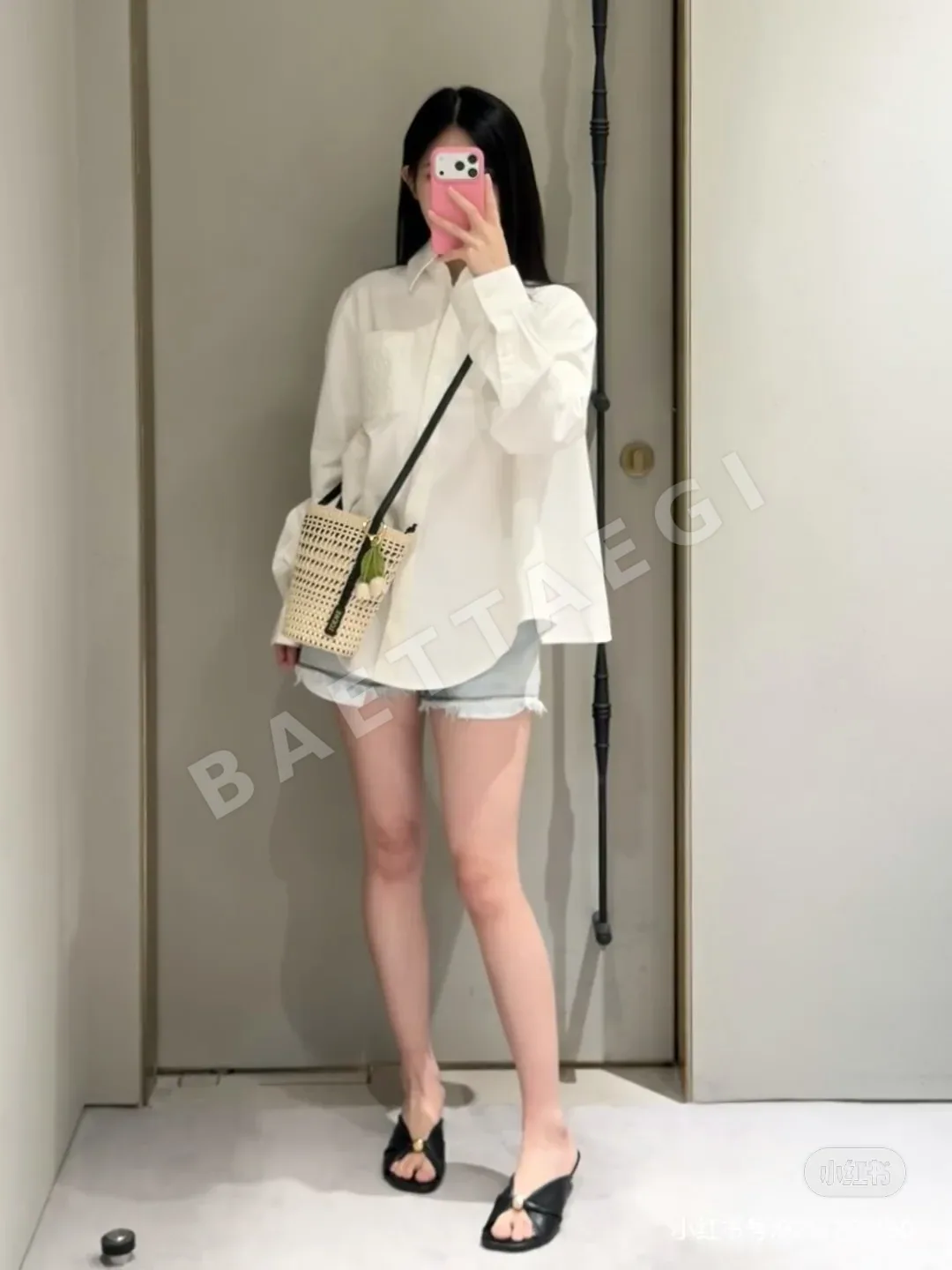 로에베 화이트 아나그램 자수 여성 셔츠 상세 이미지 2