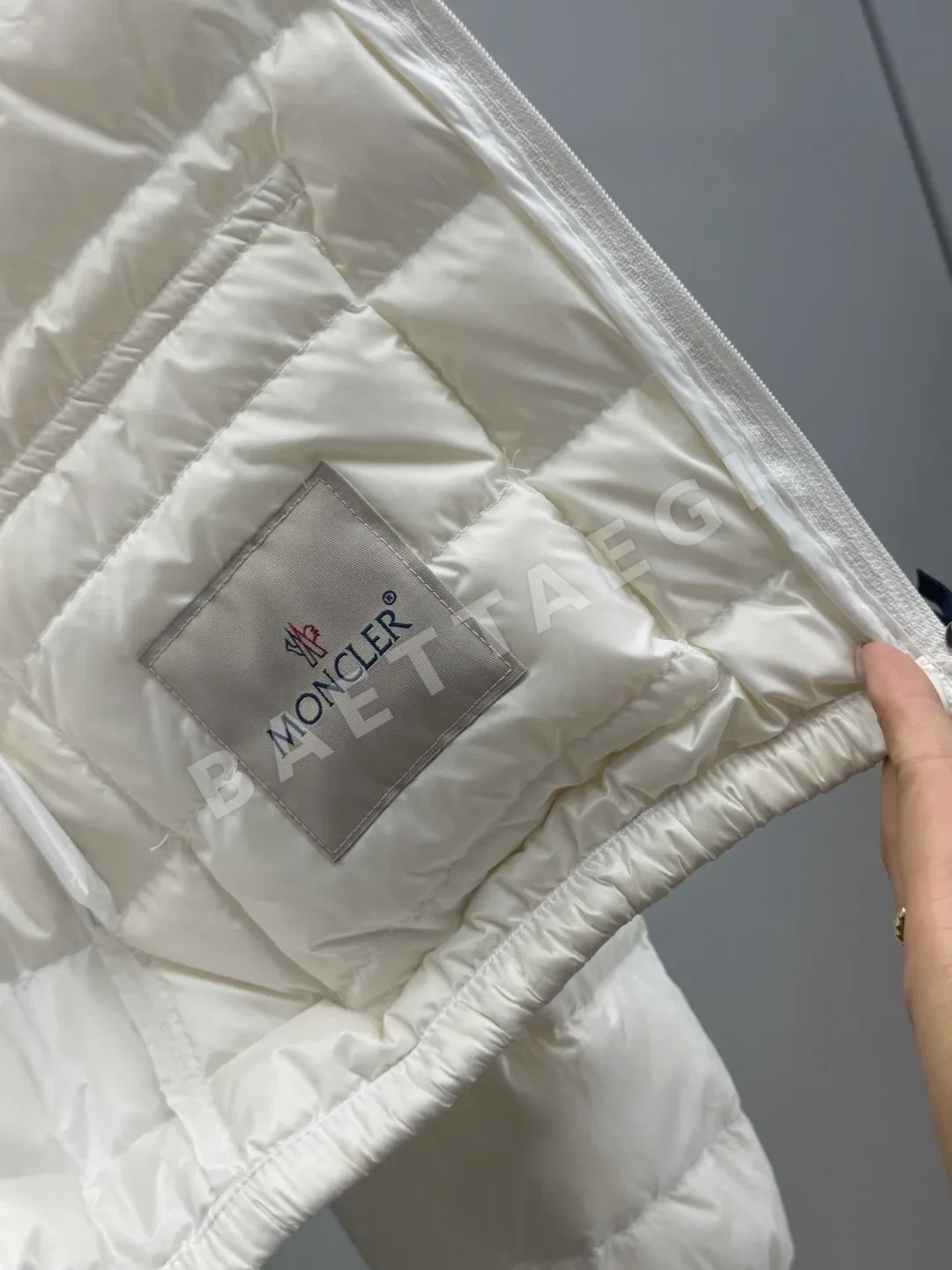 몽클레르 란스 숏 스탠드카라 여성 패딩 상세 이미지 7