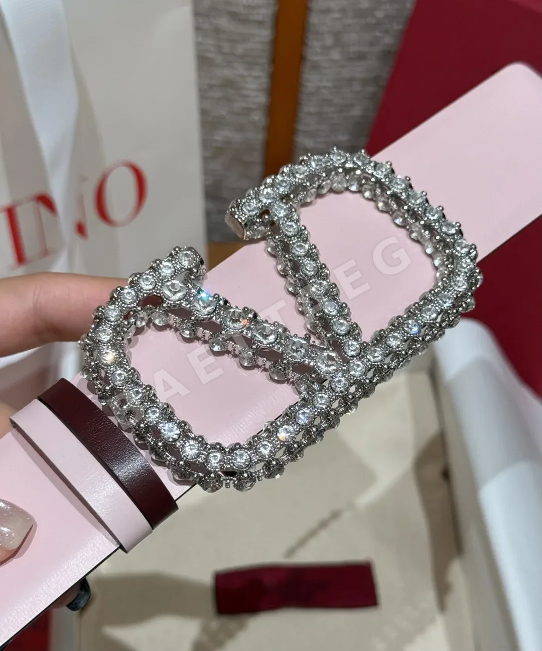 발렌티노 VLOGO 시그니처 크리스털 장식 리버시블 벨트 40mm 상세 이미지 4