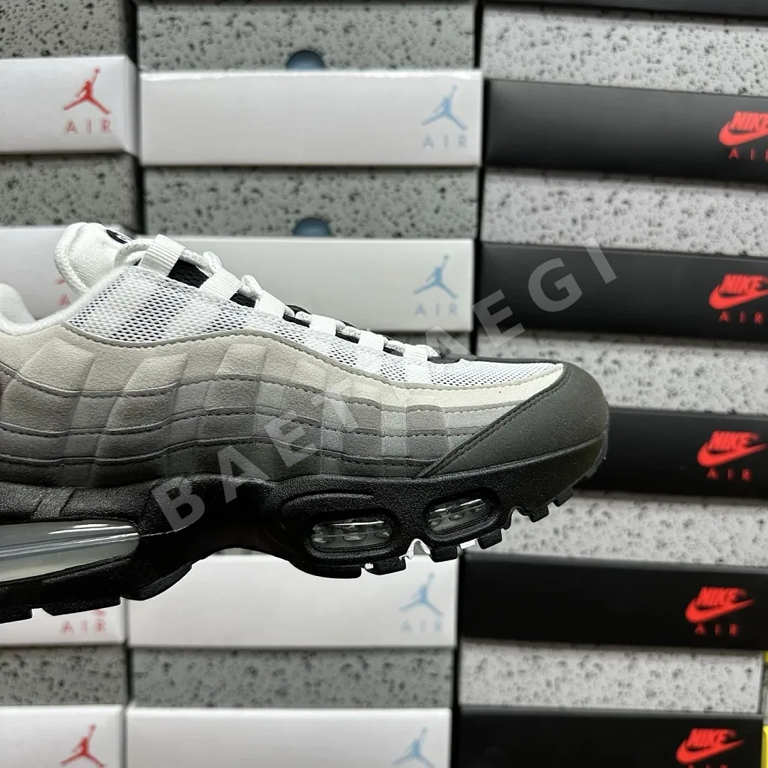 나이키 [KZ2.0] 에어 맥스 95 OG HM4740-007 201561 Nike Air Max 95 OG Big Bubble Granite 상세 이미지 2