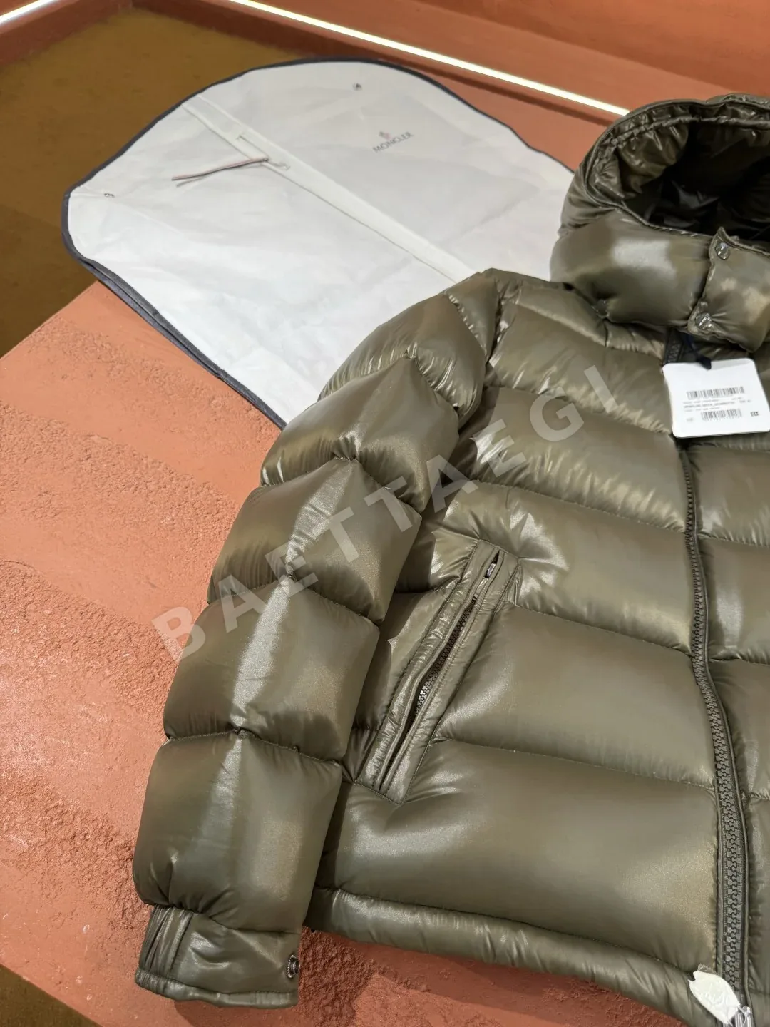 몽클레르 남성 패딩 상세 이미지 6