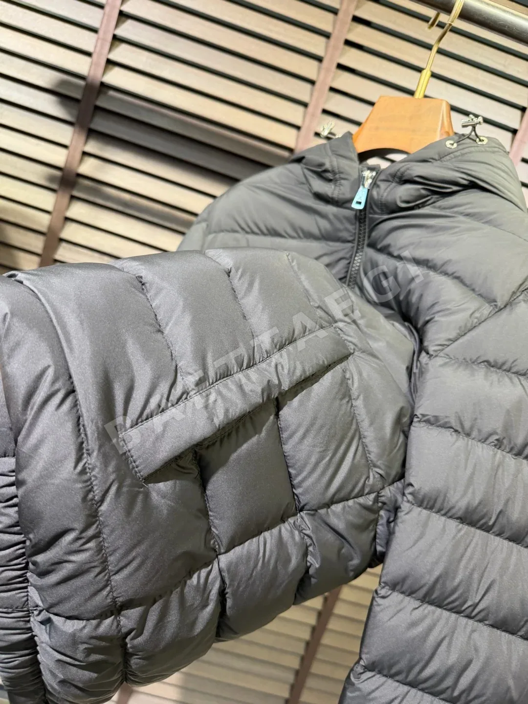 몽클레르 베르메일 후드 쇼트 다운 자켓 M3552 상세 이미지 6