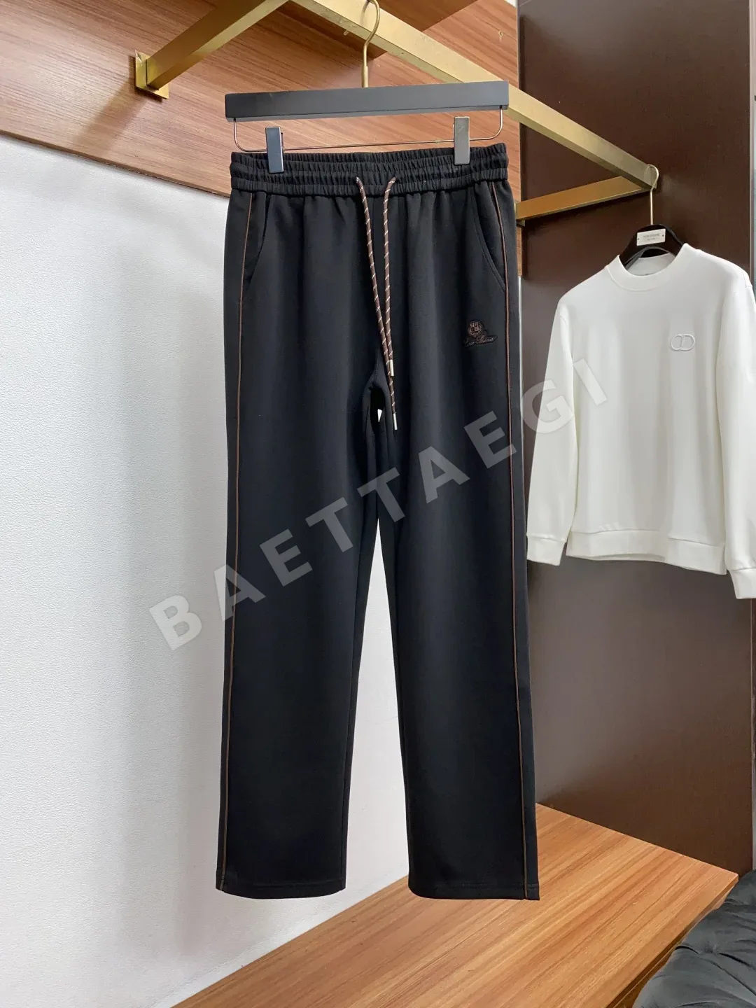 로로피아나 클래식 패턴 스탠드 카라 남성 자켓 상세 이미지 5