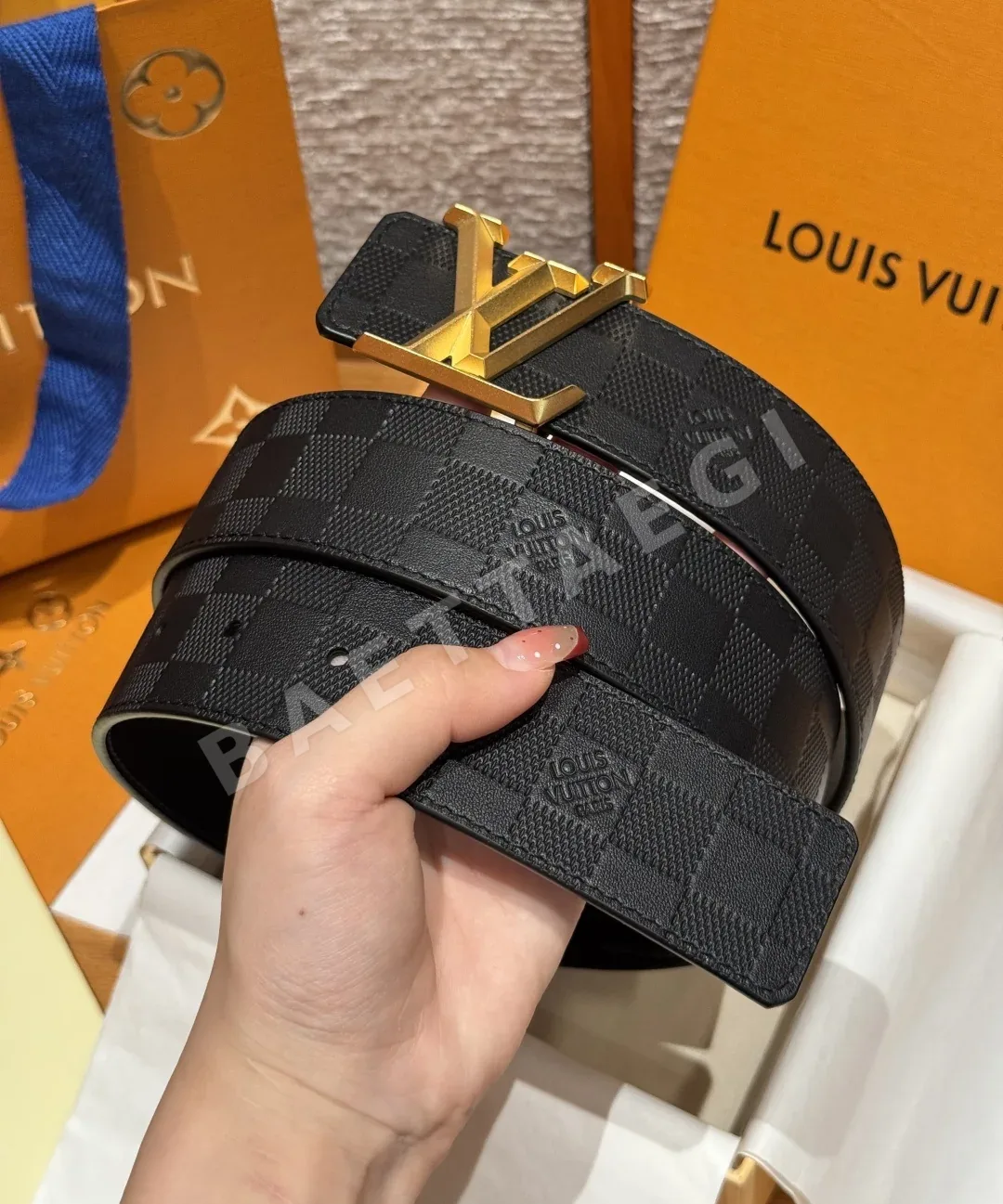 루이비통 피라미드 40mm 리버서블 소가죽 벨트 상세 이미지 2
