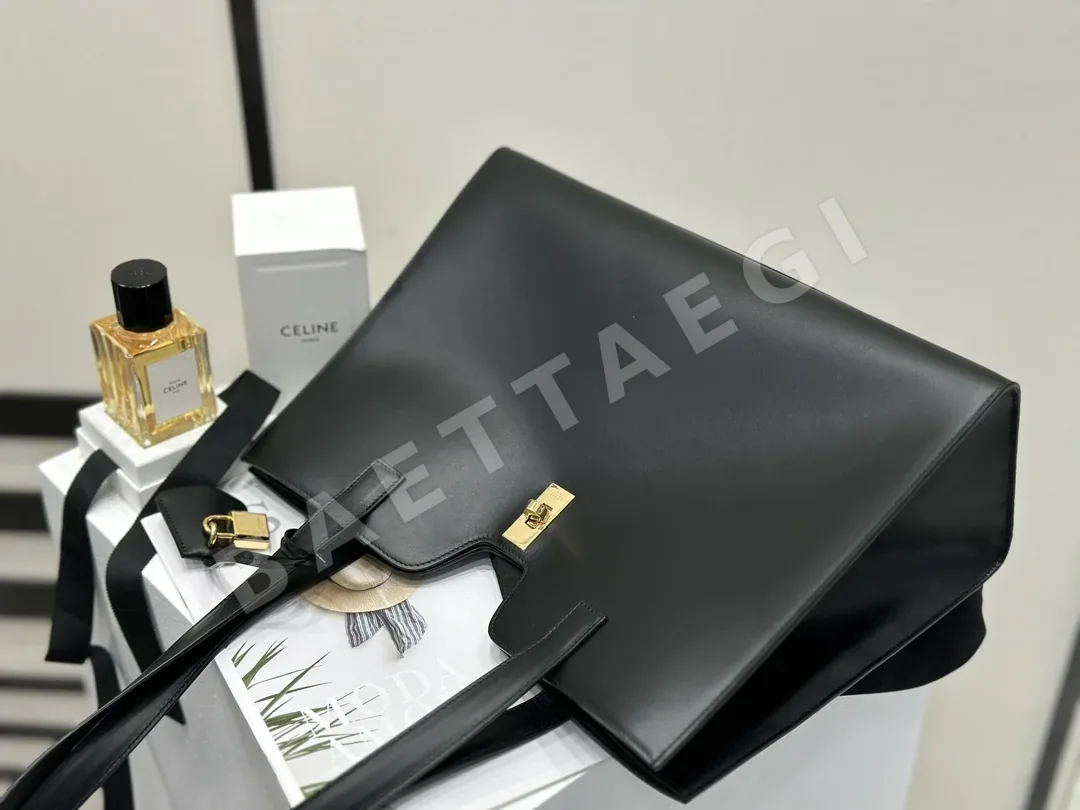 셀린느 베이야 스무스 카프스킨 블랙 핸드백 상세 이미지 5