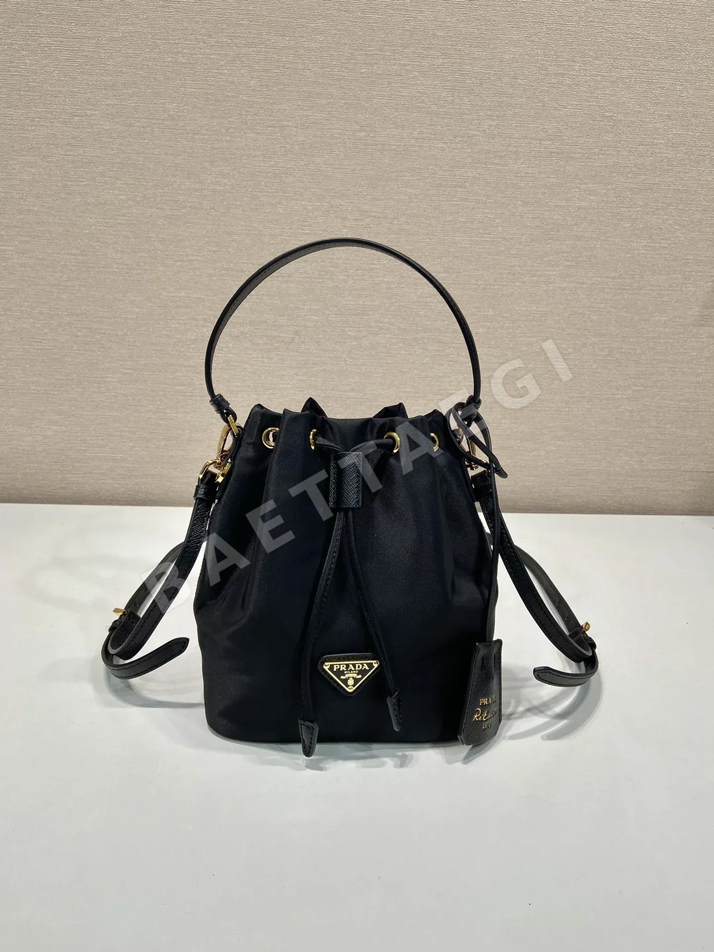 프라다 나일론 버킷백 1BE067 122480