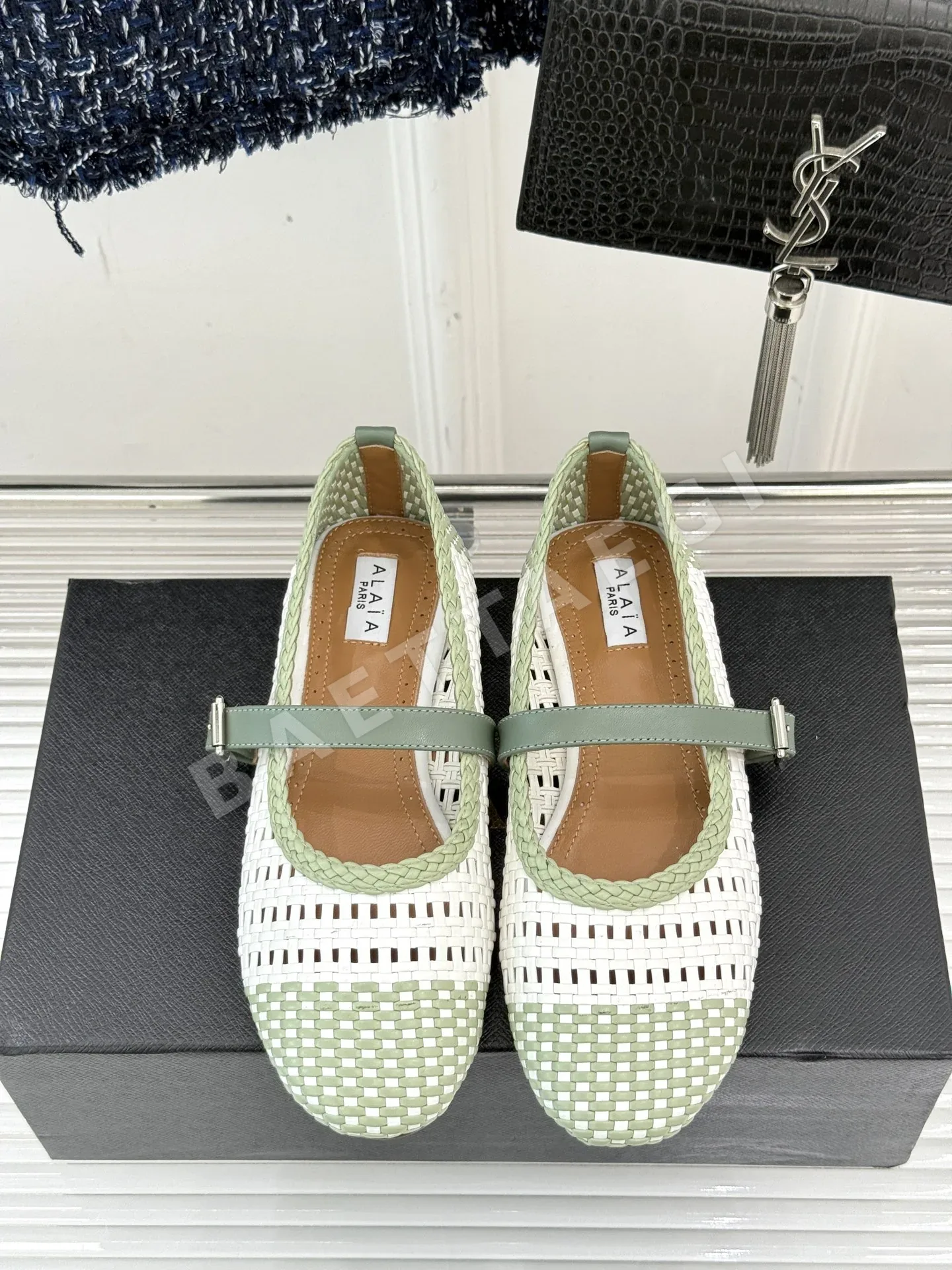 알라이아 펀칭 짜임 램스킨 메리제인 상세 이미지 4