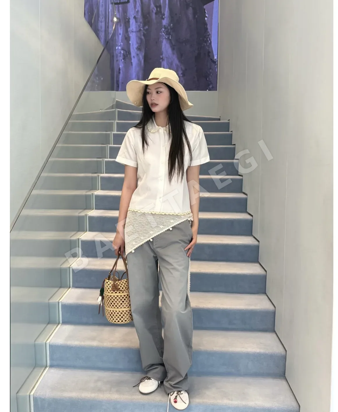 미우미우 레이스 트림 크롭 반팔 셔츠 상세 이미지 2