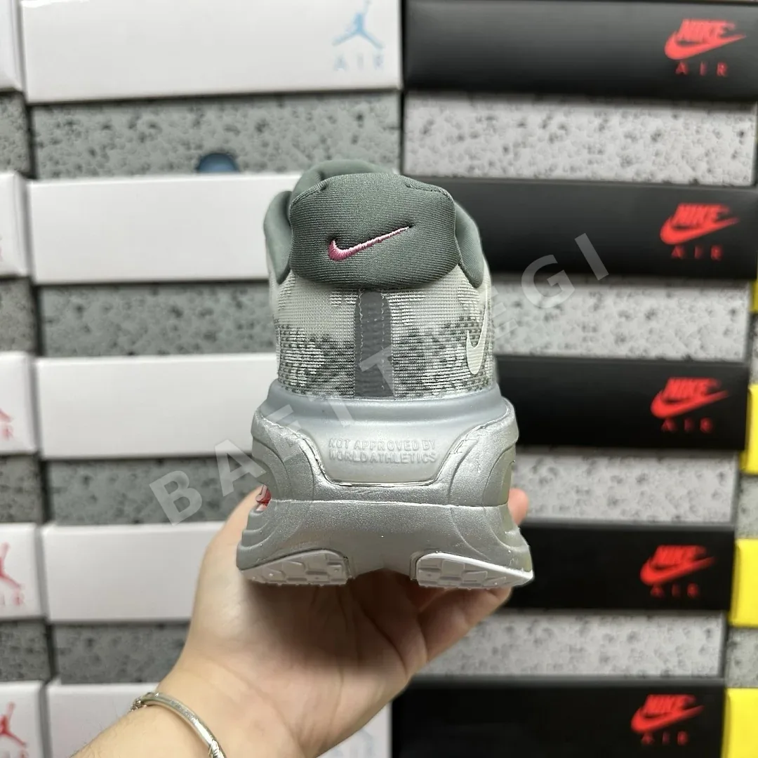 나이키 [5A] 보메로 프리미엄 QS IQ0028-001 201783 Nike Vomero Premium QS Fleur De-Lis 상세 이미지 7