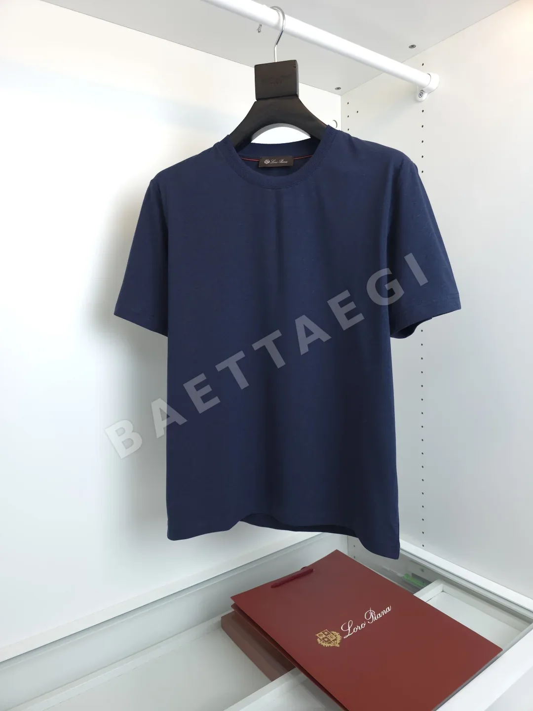 로로피아나 캡슐 컬렉션 린넨 크루넥 티셔츠 상세 이미지 2