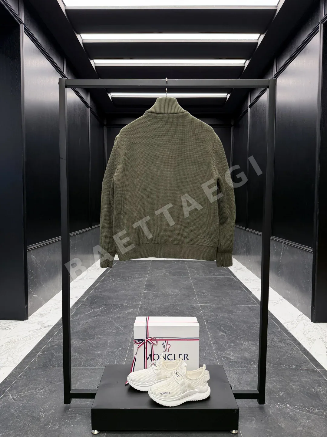 몽클레르 트리콧 남성 울 혼방 경량 다운 패딩 상세 이미지 9