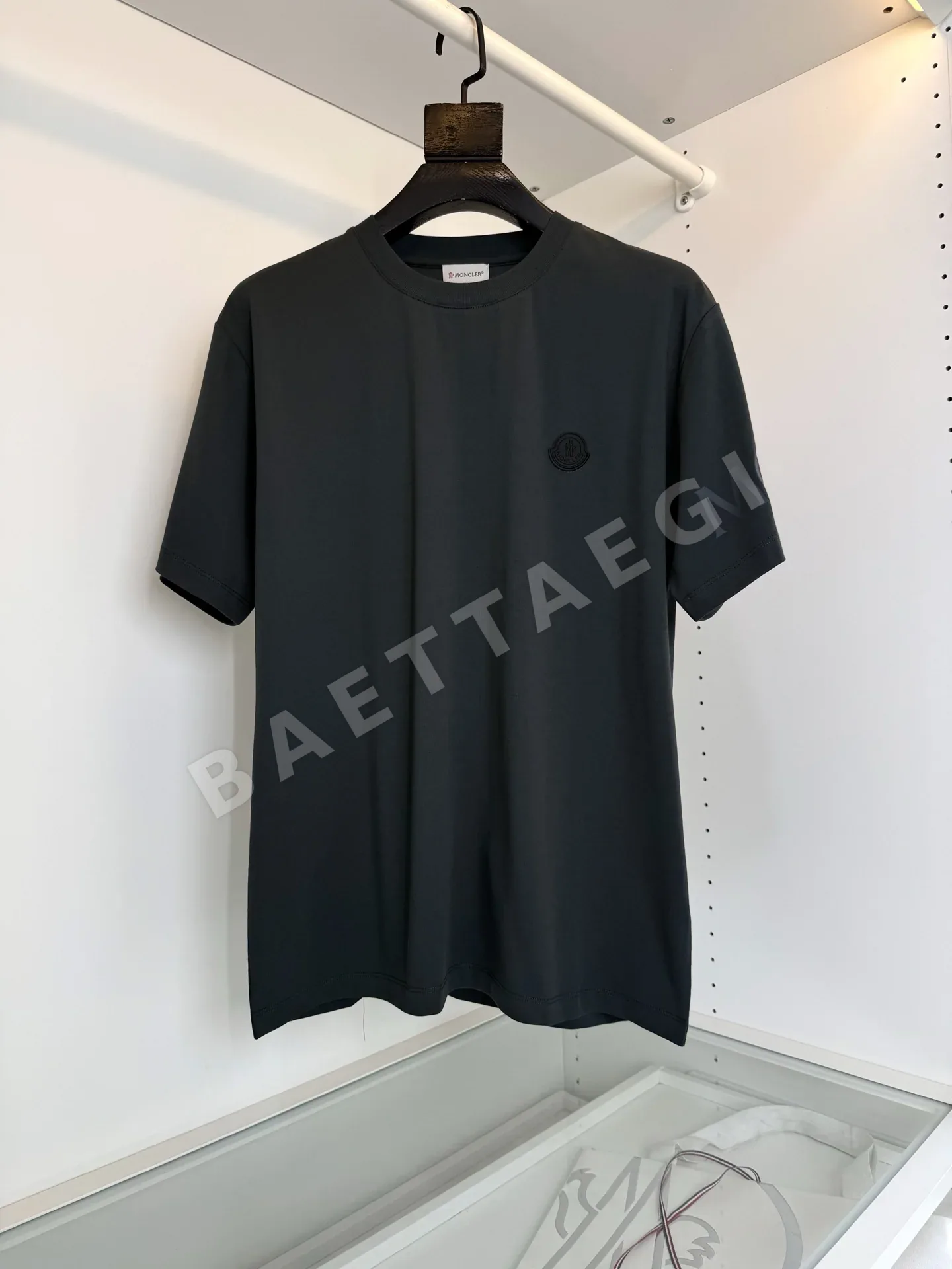 몽클레르 남성 로고 크루넥 반팔 티셔츠 48733