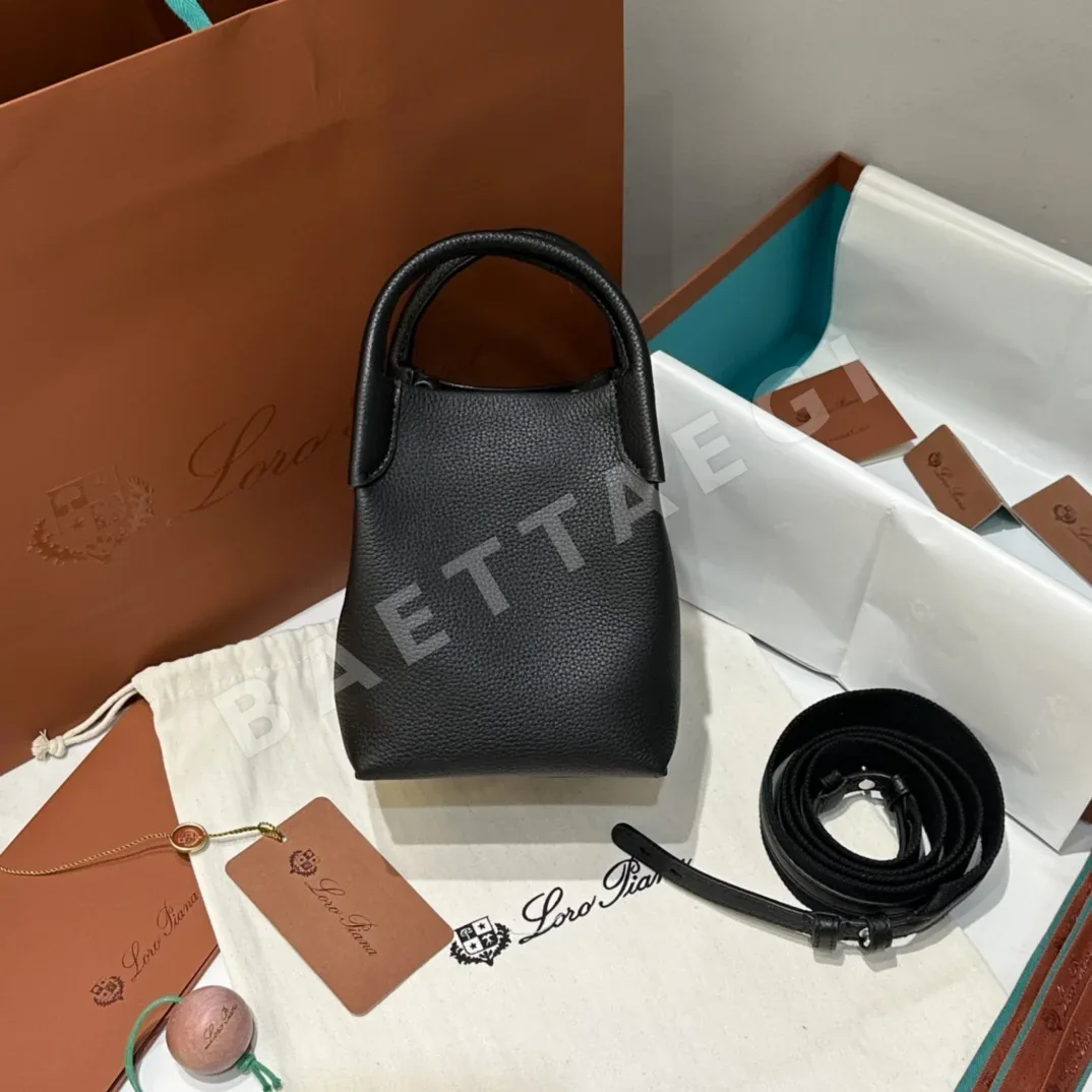 로로피아나 라 프레리 카프스킨 버킷백 상세 이미지 2